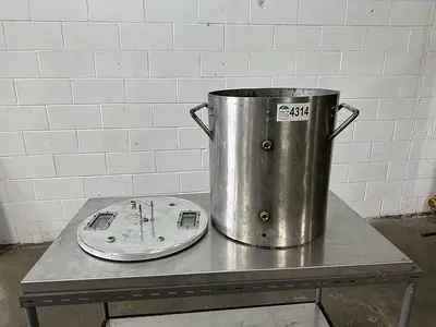 25-Gallon Holding Tank