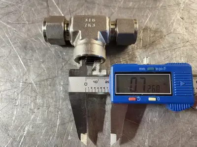 NEW SWAGELOK SS-810-3-8TTF