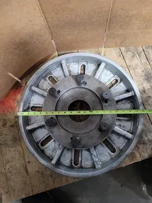 20IN SLOTTED LATHE FACE PLATE W/ 3.25IN THROUGH HOLE AND D1-11 CAMLOCK MOUNT