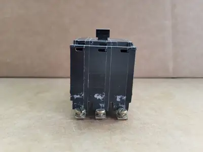 Used SQUARE D QOB315 Switchgears British Columbia CA | Lenmark #1438572