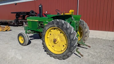 USED 1970 JOHN DEERE 2520