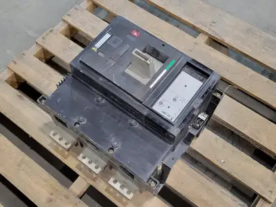 NEW MERLIN GERIN CM3200N