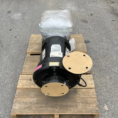 New | in-Stock Grundfos 25957-4P-5HP Centrifugal Pumps California US | Davliegogo LLC #1705443