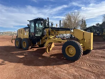USED 2018 Caterpillar 140M3