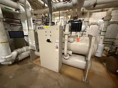 2018 DAIKIN-MCQUAY WMC250DBS-ER10 Chillers | Perry Equipment (1)