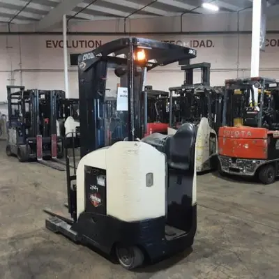 USED 2016 CROWN RR5725-45
