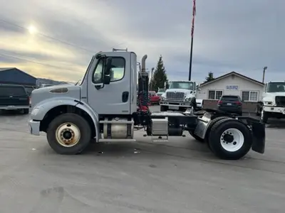 Used 2011 FREIGHTLINER BUSINESS CLASS M2112 Cab Chassis trucks Washington US | Puget Sound Truck Sales #1546539