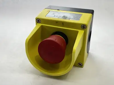 Used Siemens Emergency Stop Housing Enclosure Relays & Switches Michigan US | Maverick Industrial Sales #1391689