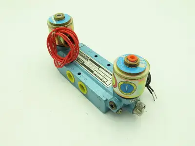 Honeywell Skinner 53FFGAL4 Solenoid Valve 5-Way 3 Pos 120V 150 PSI 1/2" NPT