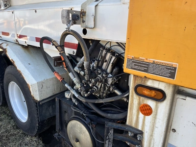 USED 2018 MACK LR613 REFUSE