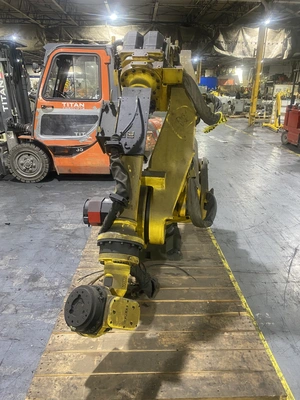 USED FANUC R-2000iA/100P