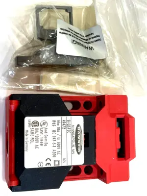NEW BANNER ENGINEERING SI-QS75MRVC CONTACTOR 46702 SIQS75C SIQS75MRVC