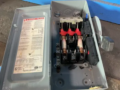 Used SQUARE D D322N Switchgears Ohio US | HGR 24 #1437877