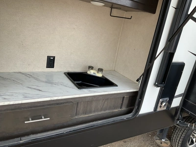 Used 2017 KEYSTONE 330BHSL Campers, Caravans, Motorhomes Michigan US | Miedema Asset Management Group #1355374