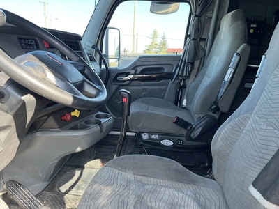 Used 2019 KENWORTH T680 WITH A 14.9L L6 DIESEL ENGINE. Conventional trucks Michigan US | Miedema Asset Management Group #1340423