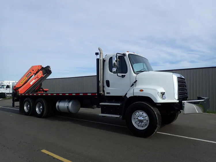 Used 2015 FREIGHTLINER 108SD PALFINGER CRANE Truck-Mounted Cranes Minnesota US | Carco Truck & Equipment #1514311