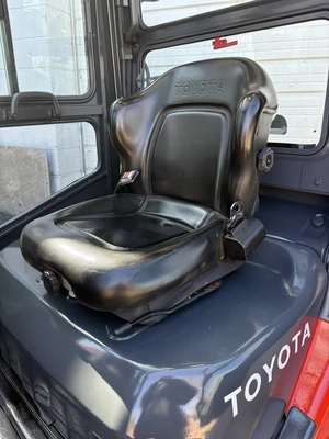 USED 2012 TOYOTA 8FGU25