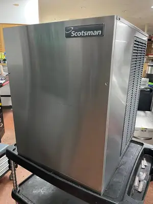 Used Scotsman Used 22" Scotsman FME804RLS Remote Condenser Nugget Ice Machine Maker Head 115V - Shed Ice Machines Illinois US | Falcon Restaurant Supply #1375138