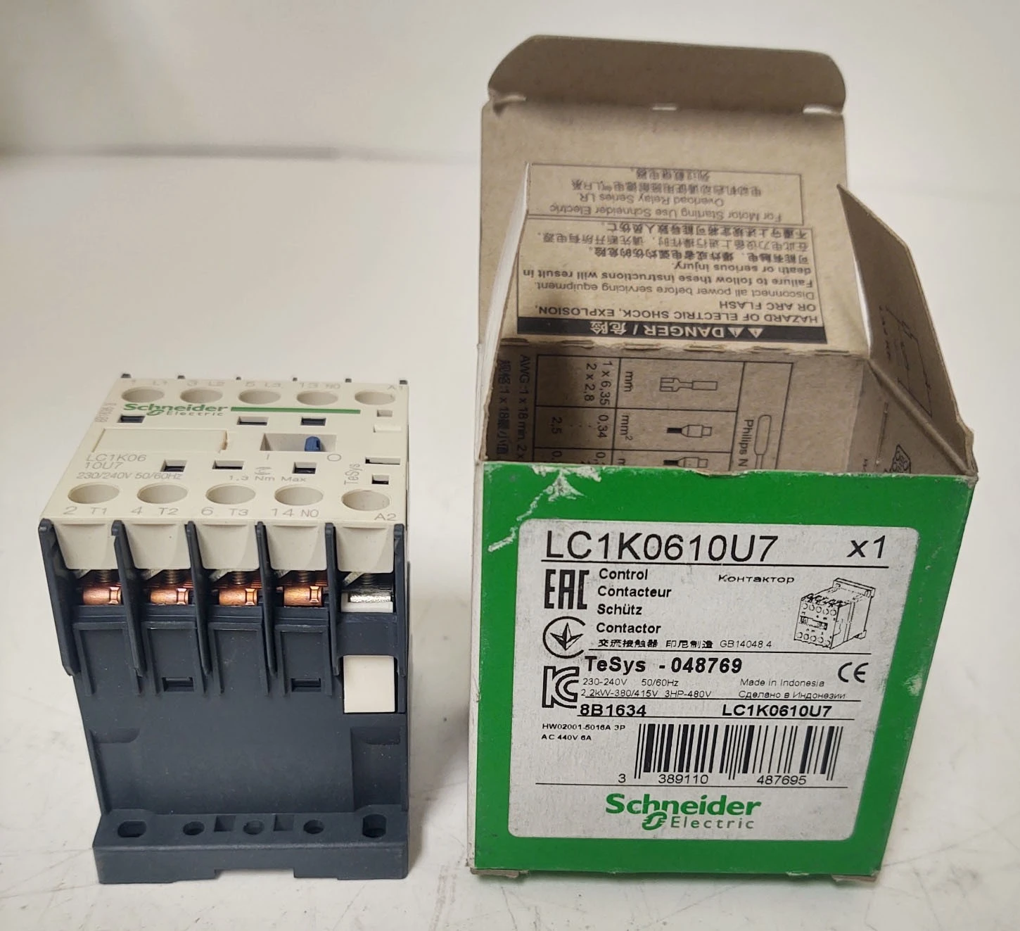 NEW SCHNEIDER LC1K0610U7
