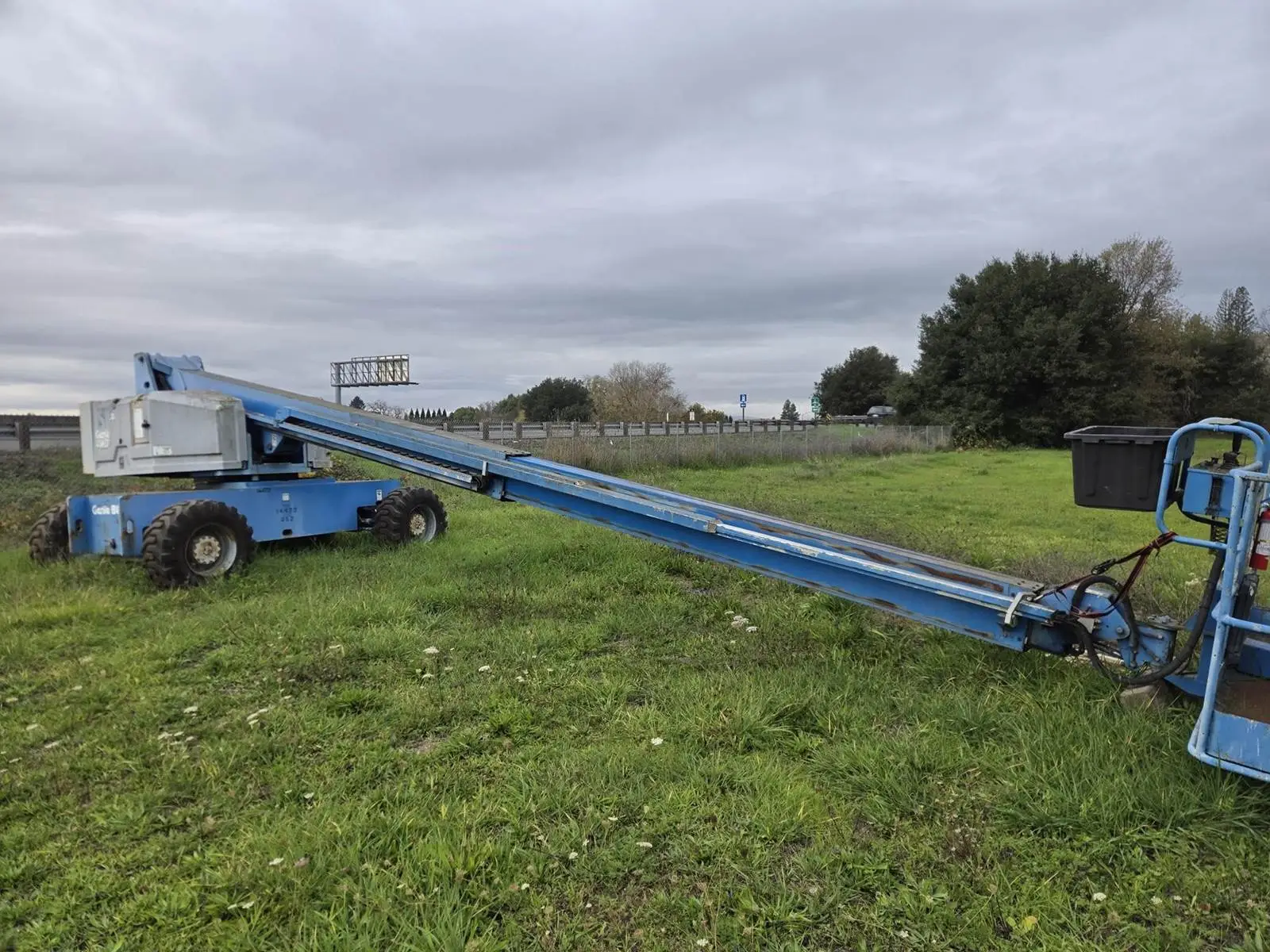 USED 1997 GENIE S60