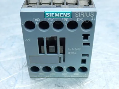 USED SIEMENS 3RH21221AK60