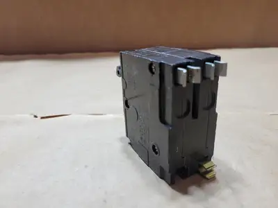 Used SQUARE D QO215 Switchgears British Columbia CA | Lenmark #1438649