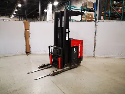 RAYMOND EASI REACH TRUCKS | Platinum Group (1)