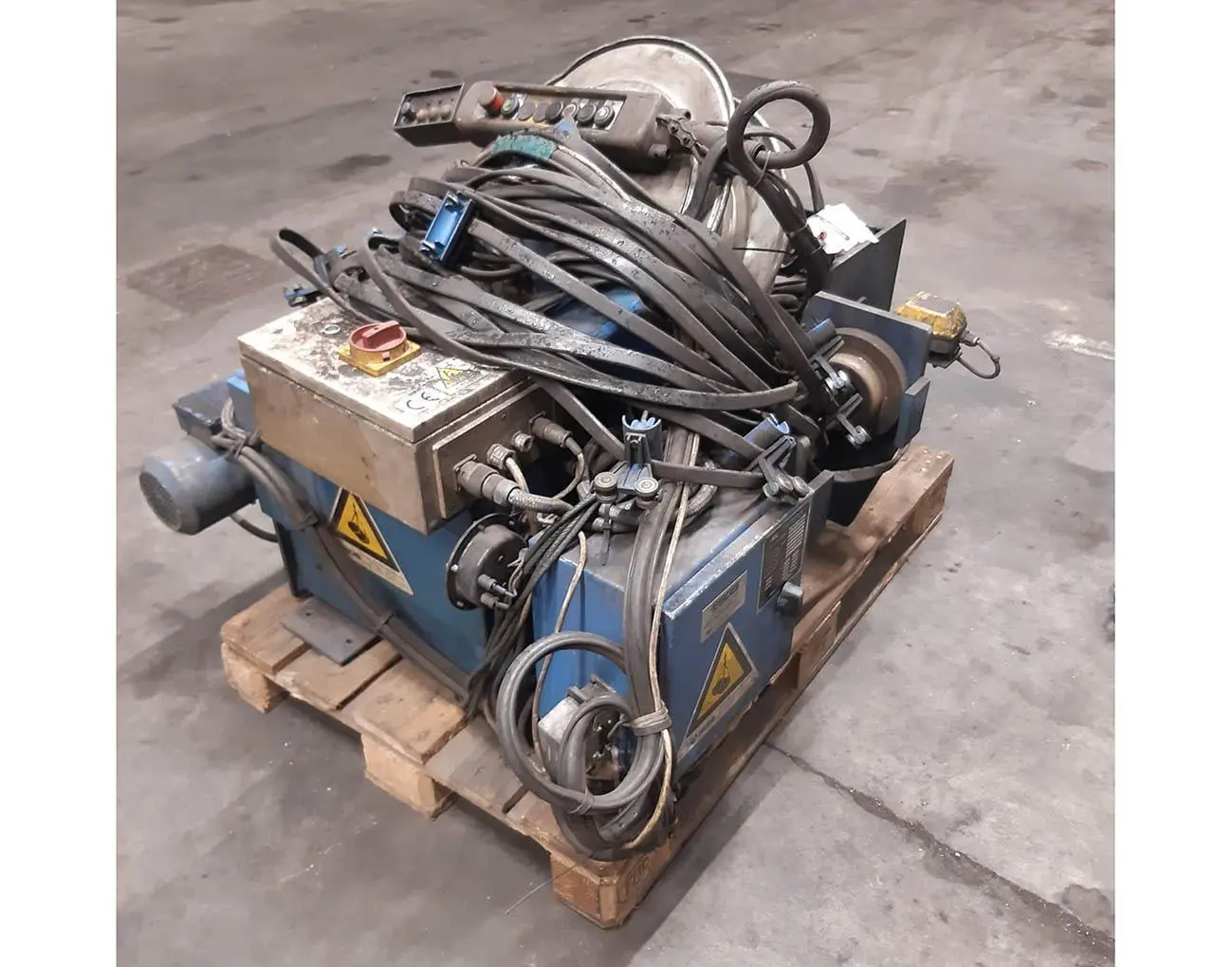 USED ADC 3,2 TON HOIST