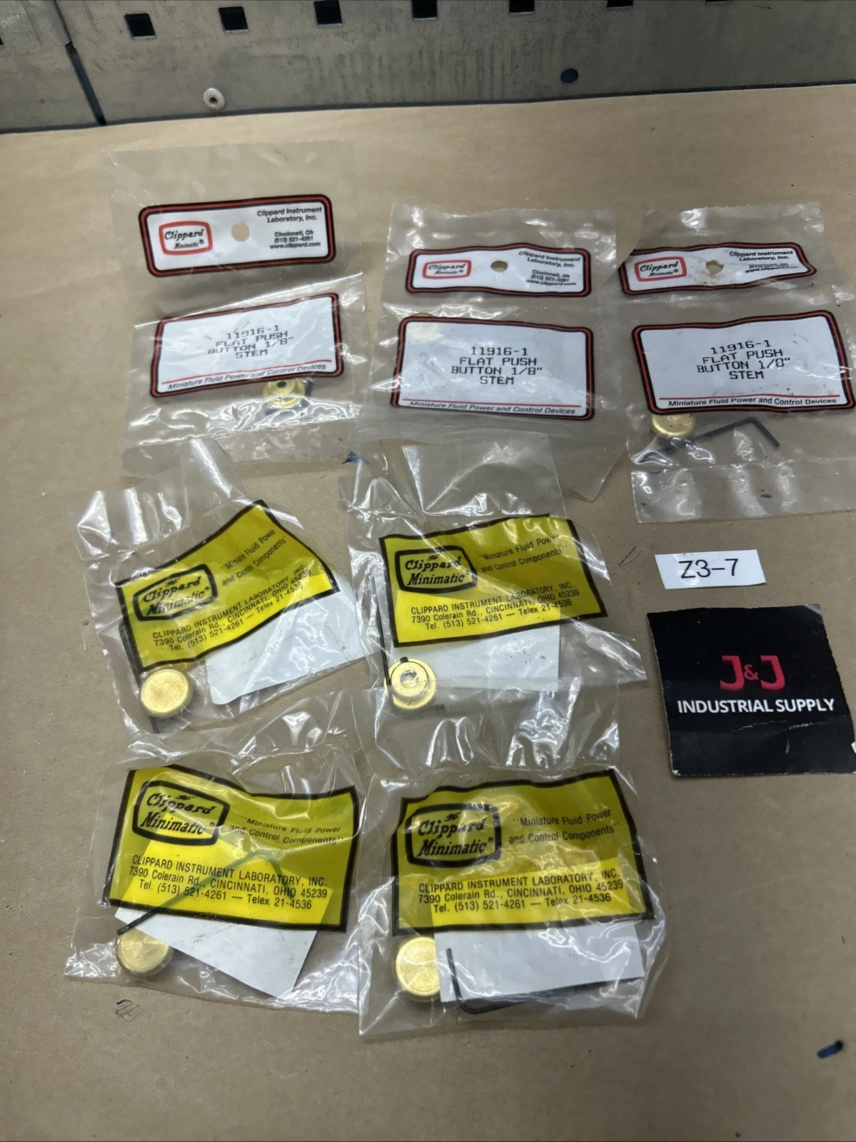 (4) Clippard 11916-2 (3/16”) & (3) 11916-1 (1/8”)flat push buttons Brass