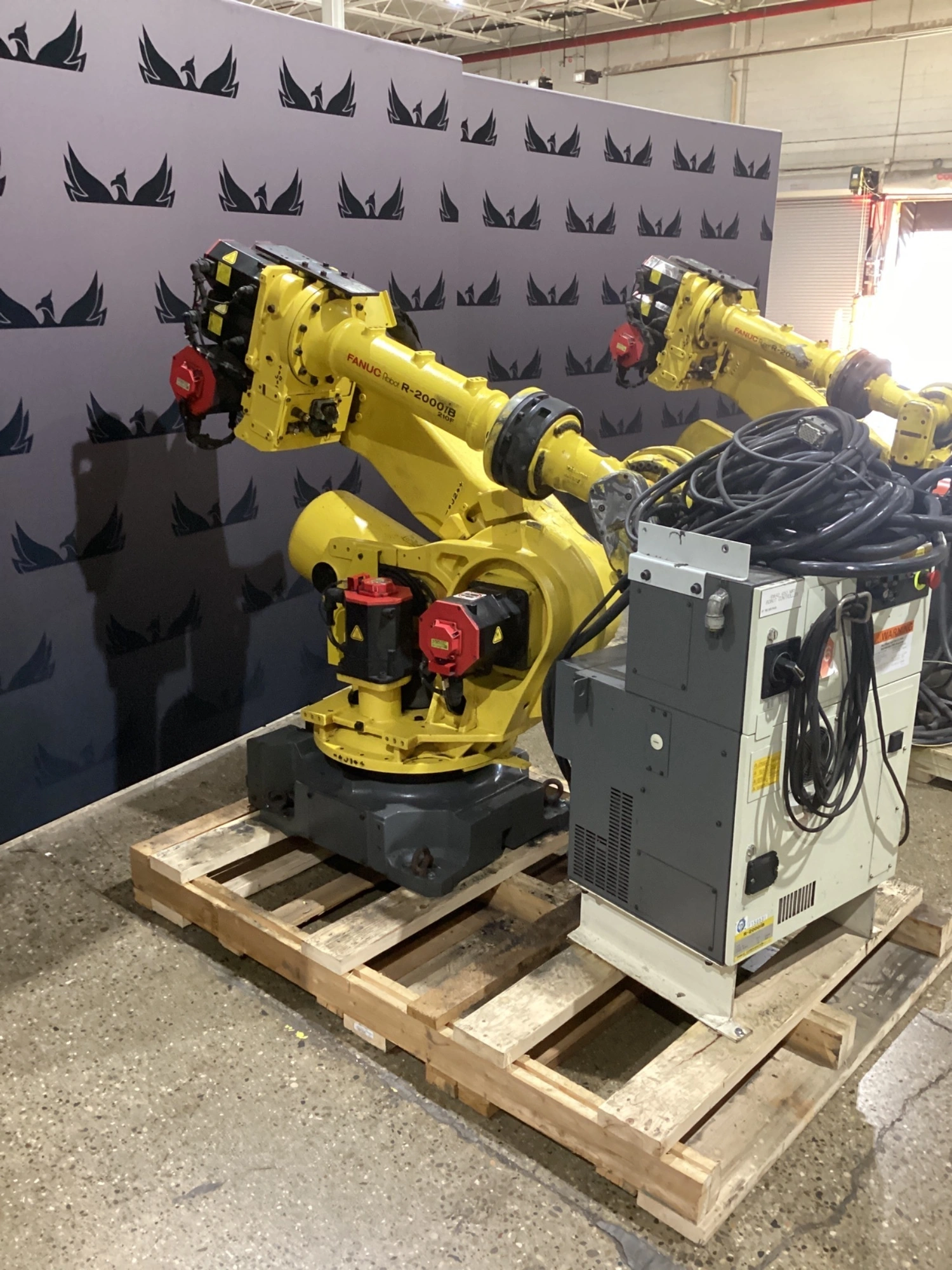 USED FANUC R-2000IB/210F + R30IB