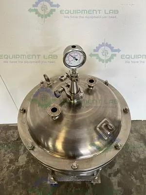 USED STEEL PRO T-2021 SB-575 CORROSION RESISTANT TANK 15 PSI W/ VALVE & GAUGE