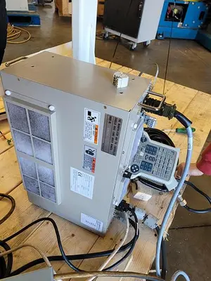 USED 2011 YASKAWA MOTOMAN HP3JC