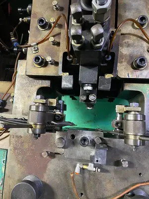 1/8" Shanghai Wuling Model SD-30 Bi-Metal Contact Heading Machine