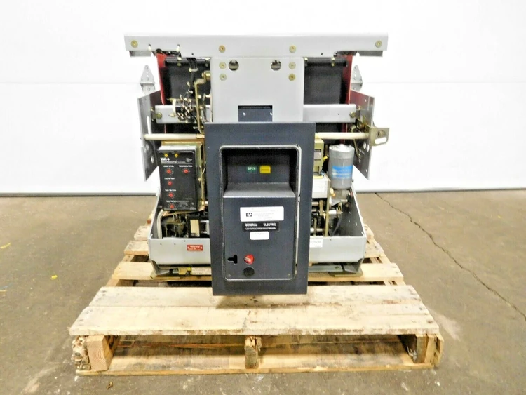 Used GE AKR-7F-100 Circuit Breakers Ohio US | Equipment Recovery Corp. #1329734