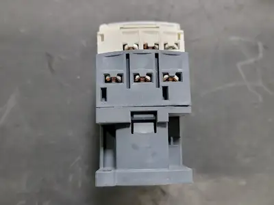 USED SCHNEIDER ELECTRIC LC1D09G7