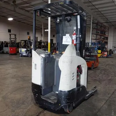 USED 2016 CROWN RR5725-45