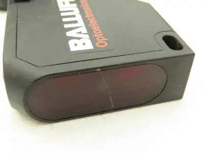 Balluff BOS26KPA1HCS4C Photoelectric Proximity Sensor 	30-300mm Range Lot of 4