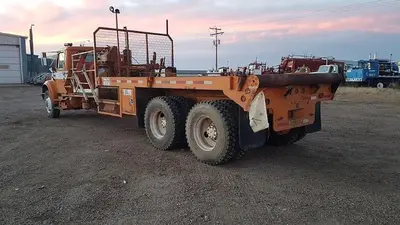USED 1990 IHC INTERNATIONAL 4900 TANDEM AXLE OILFIELD PUMP/KILL TRUCK