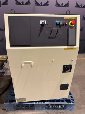 USED FANUC R-2000IC/210F