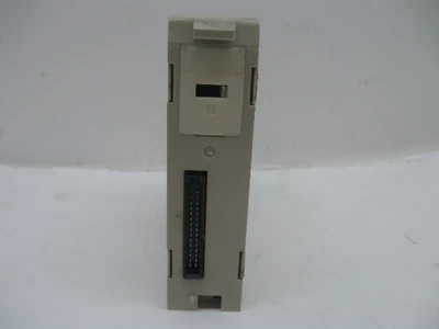 USED OMRON C200H-OD211