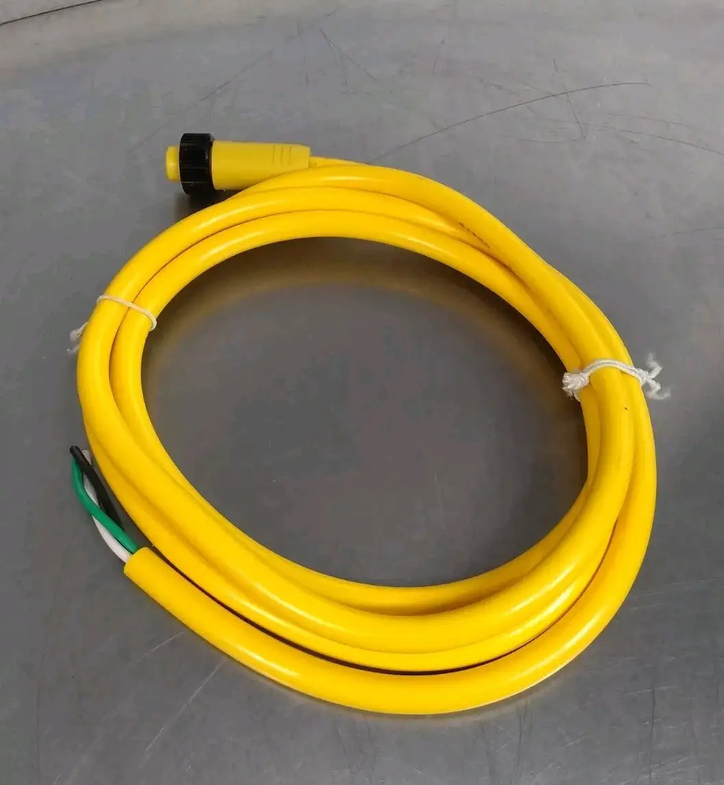 Brad Harrison W80600 3-PIN Single and female cord Loc5E14