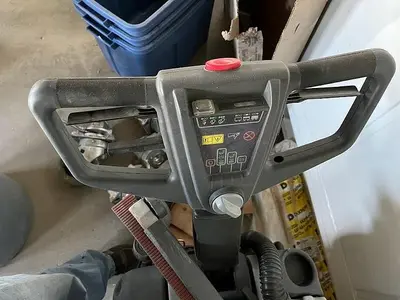 USED NILFISK-ADVANCE SC400