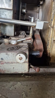 MOSCOW Universal Thread Grinder, in working condition, visible under power