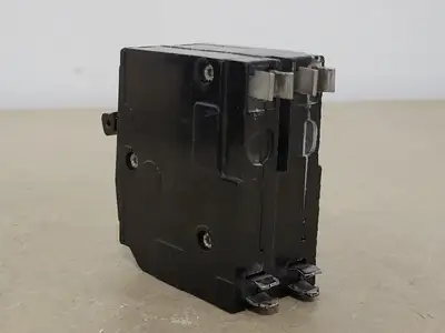 USED SQUARE D QO230