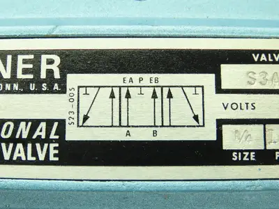 Skinner S3AAGBX2 Pneumatic Directional Control Valve 5-Way 3 Pos 150 PSI 1/4"NPT
