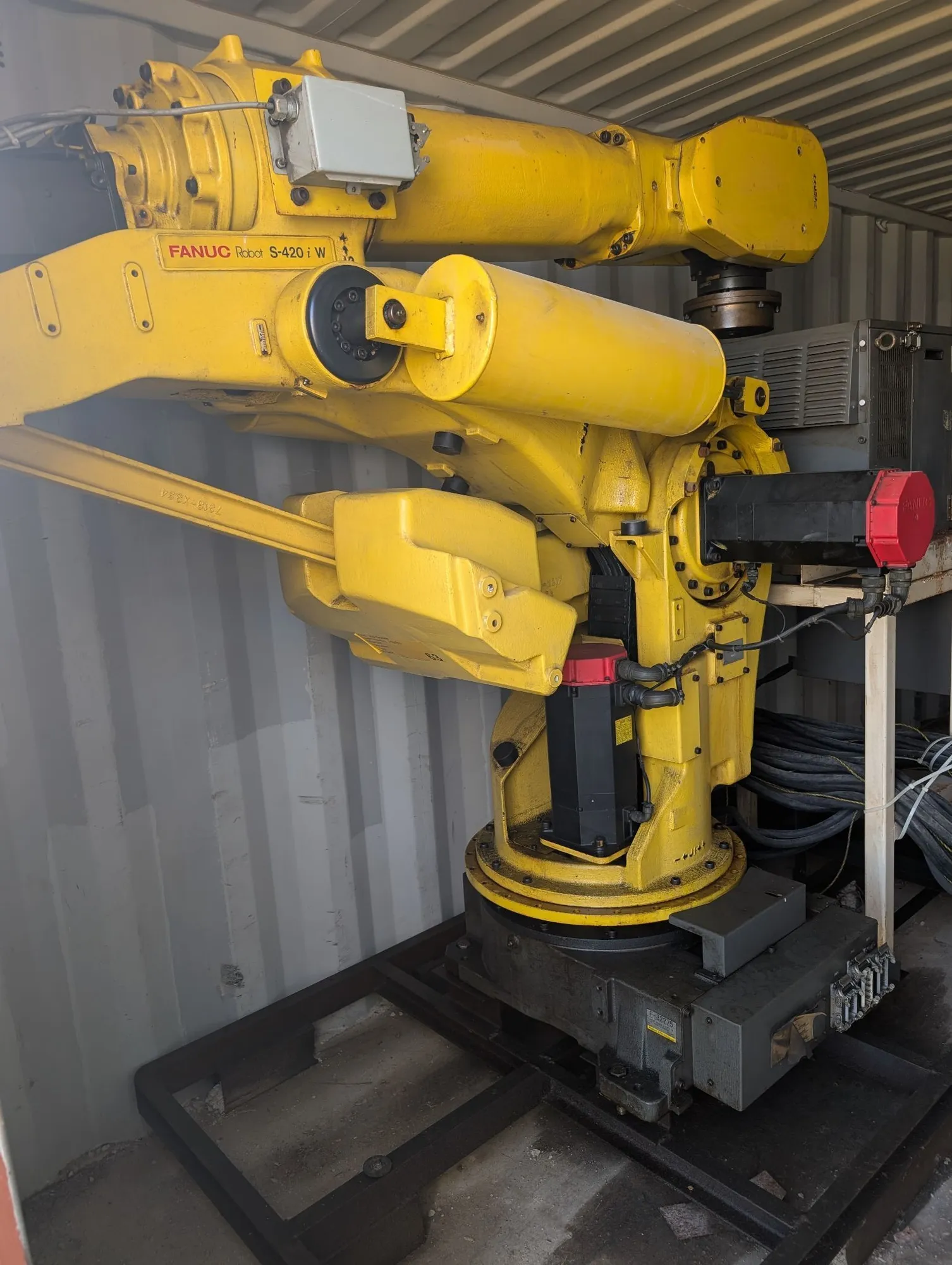 USED FANUC S-420iW
