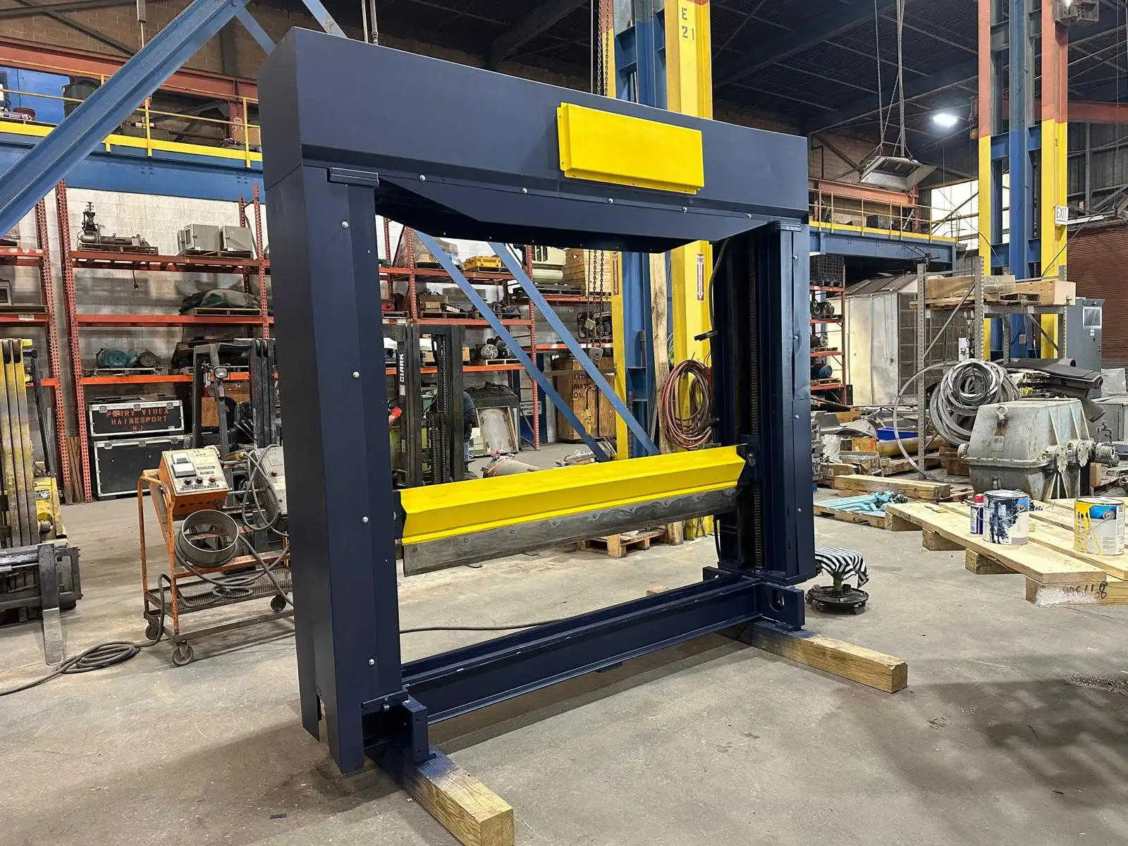 Jones 87″ wide Guillotine Roll Splitter