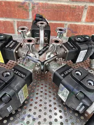 USED 5 ITT ADVANTAGE 5 WAY STAINLESS STEEL DIAPHRAGM VALVES W/ VALVE POSITIONER