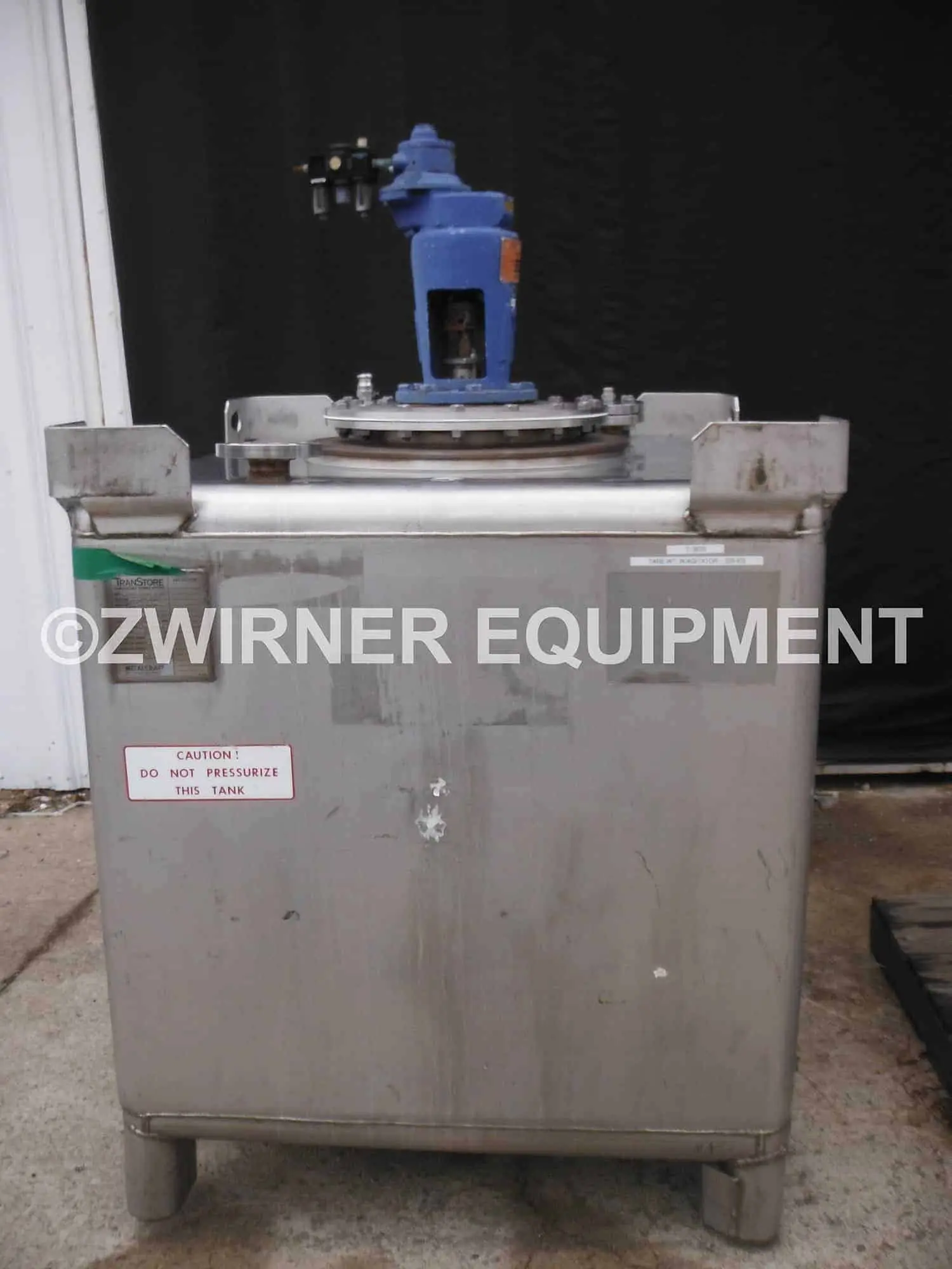Used _UNKNOWN_ _UNKNOWN_ IBC Tanks Tennessee US | Zwirner Equipment #1173574