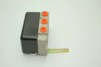 Used Johnson Controls V-9502 Parts (Hydraulics and Pneumatics) California US | Davliegogo LLC #1705525
